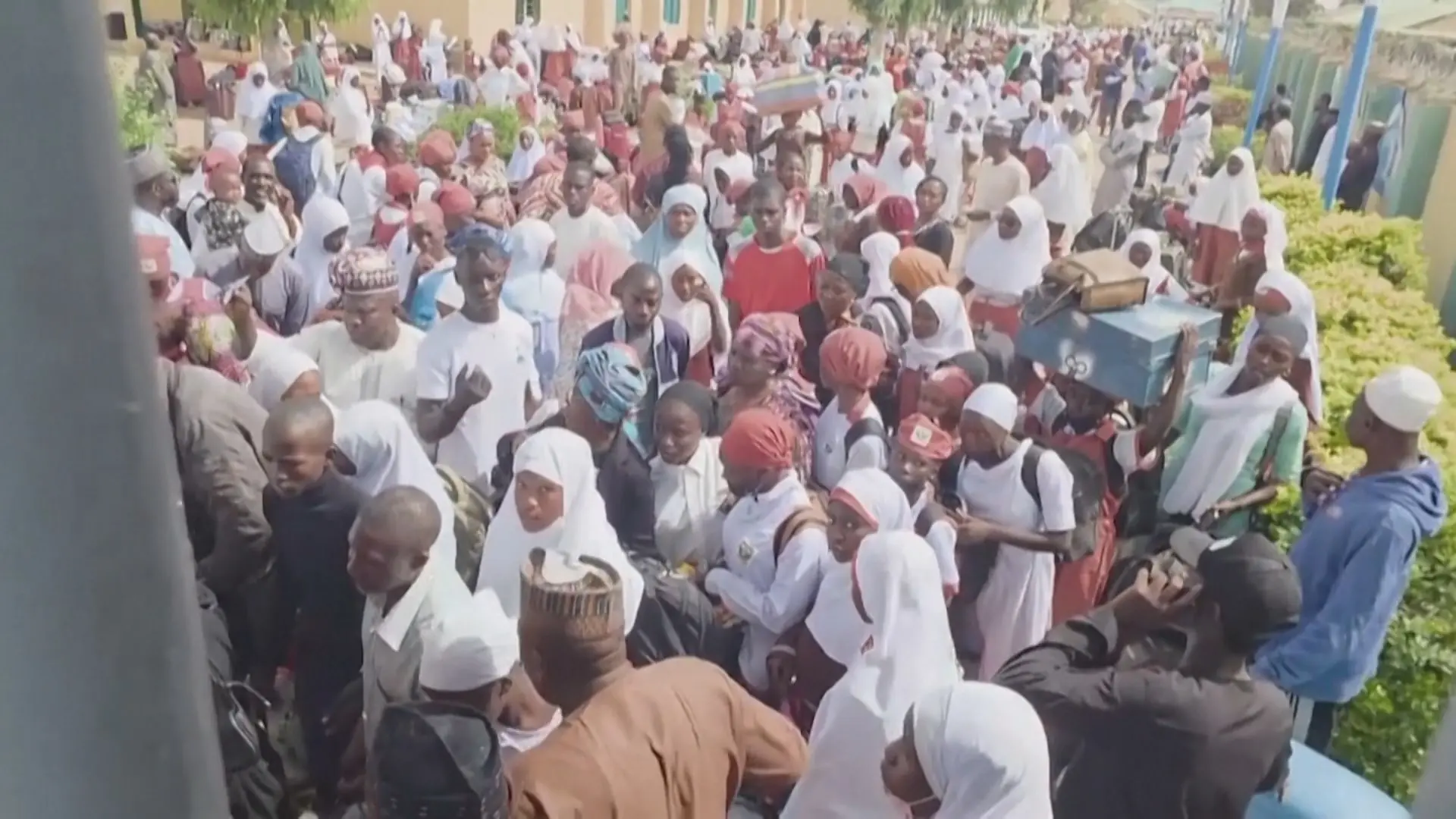 Nigeria đóng cửa hàng chục trường học do lo ngại an ninh